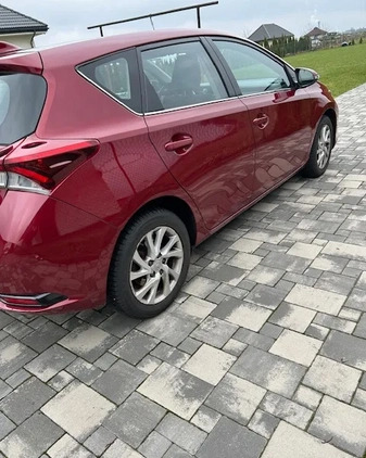 Toyota Auris cena 57900 przebieg: 67000, rok produkcji 2017 z Zambrów małe 92